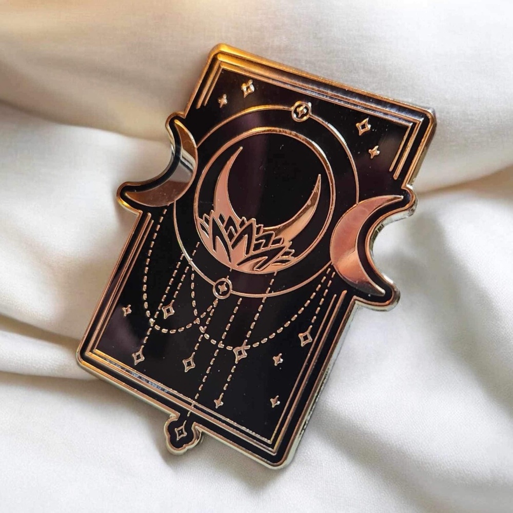Moonlight Tarot Enamel Pin